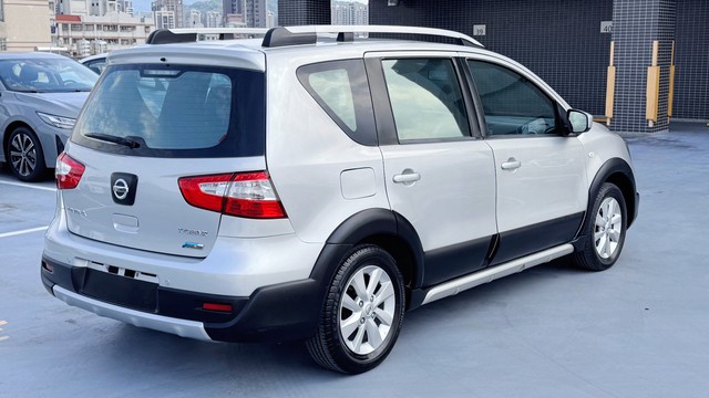 NEW LIVINA 照片 3
