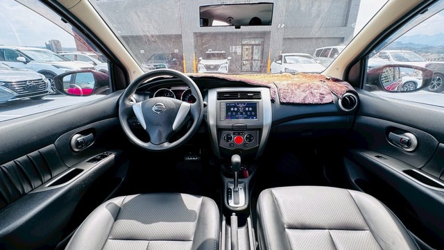 NEW LIVINA 照片 5