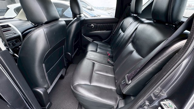 NEW LIVINA 照片 7
